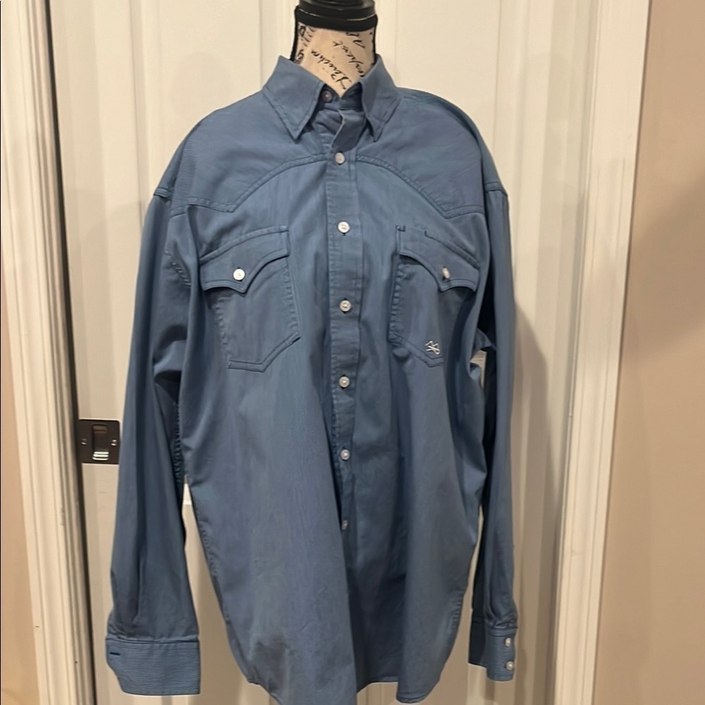 Miller Ranch blue striped cotton button up shirt. 100% cotton size large.